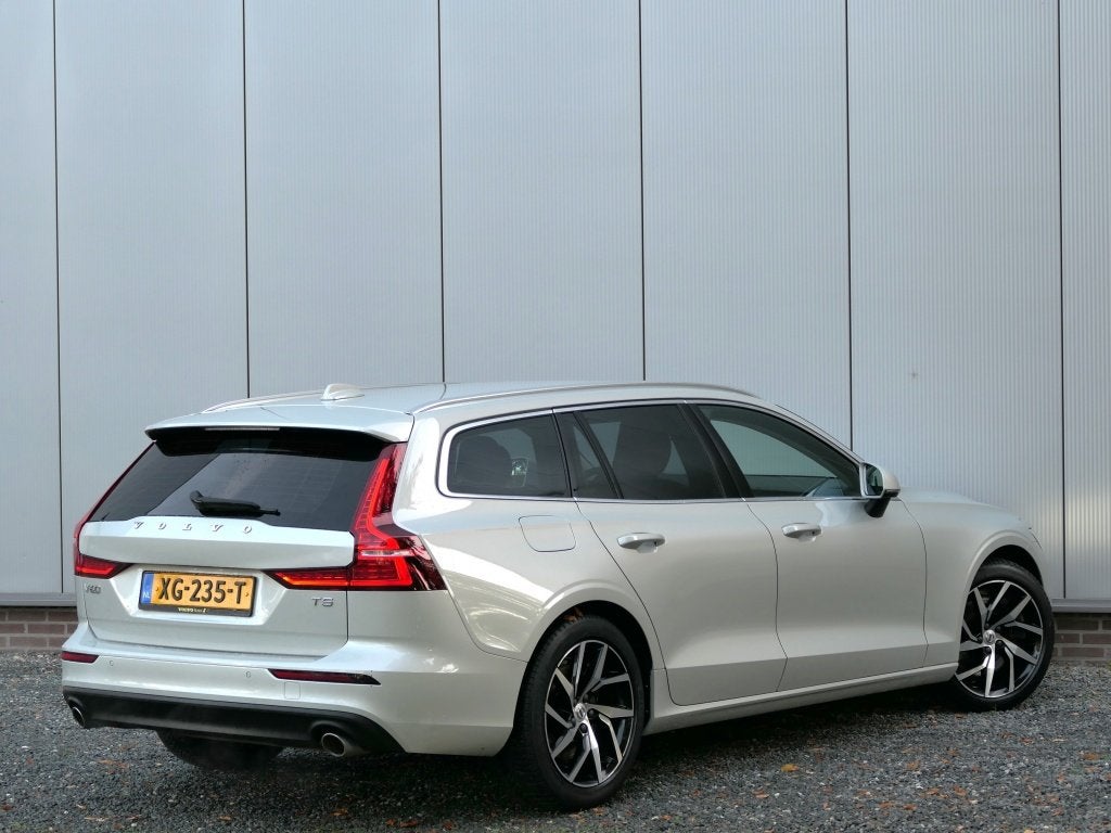 Volvo V60 2.0 T5 AUT Momentum 12 MND garantie Navi / Half le, Automaat, 15 km/l, 4 cilinders, Leder en Stof