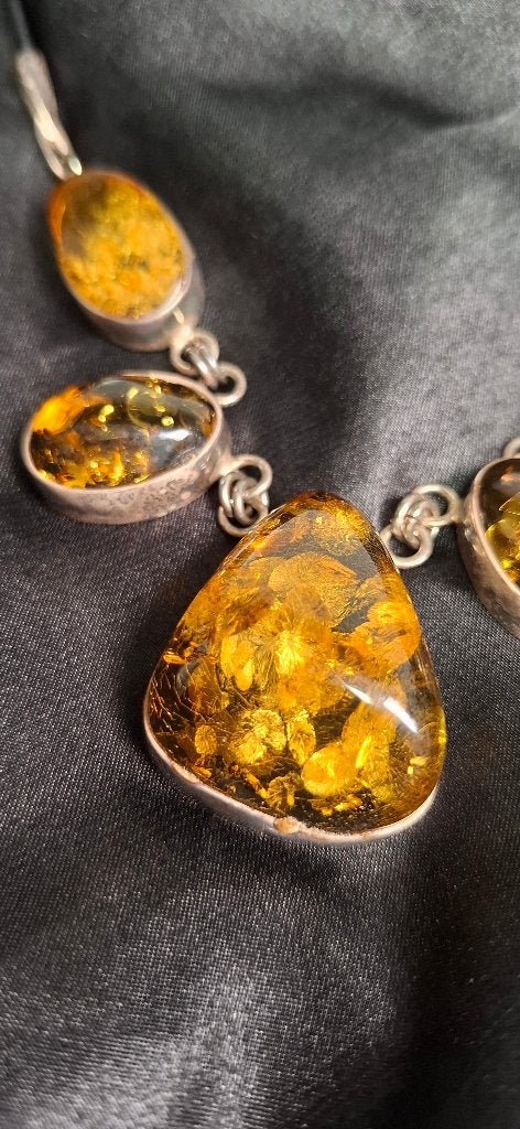 collier 5 barnsteen cabochons zilverkleurig vintage, Met hanger, Overige kleuren, Onbekend, Ophalen of Verzenden
