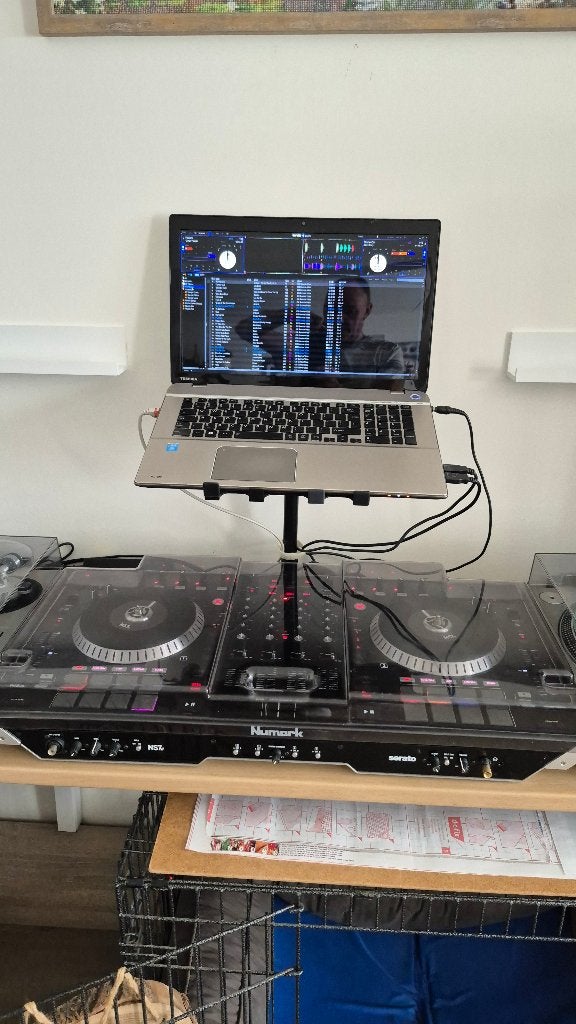 Numark NS7 II DJ-controller incl. Stofkap, Laptop, Standaard, Ophalen, Zo goed als nieuw, Dj-set, Numark