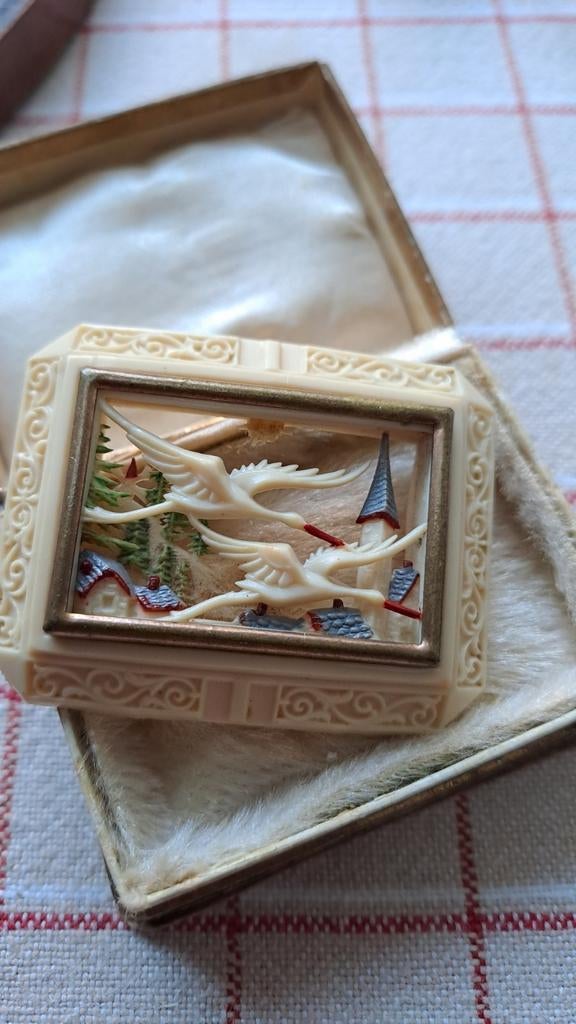 ART DECO BROCHE 1920- 1940 CELLULOID, Ophalen of Verzenden, Overige materialen, Broche