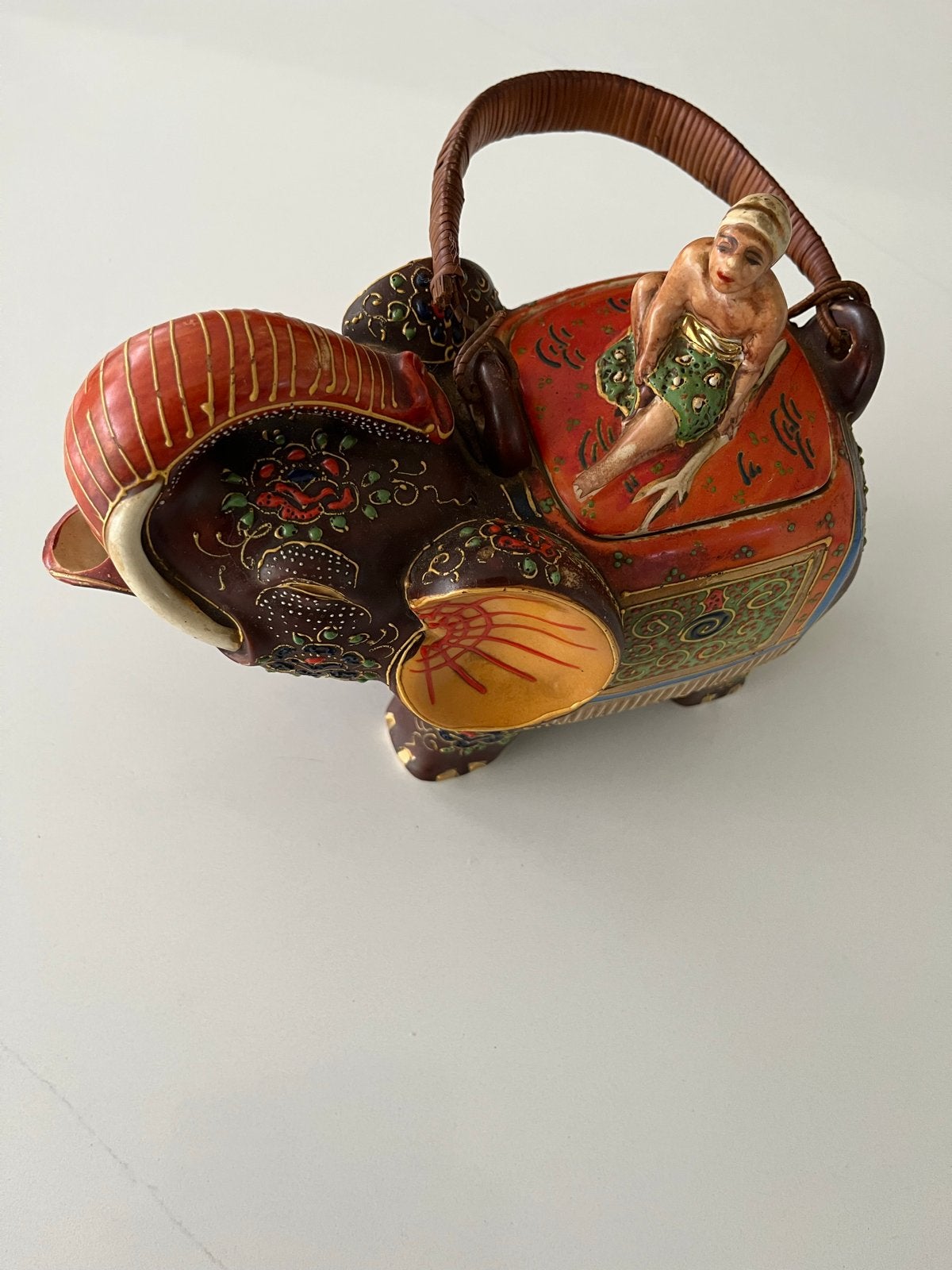 Antieke Oosterse theepot olifant met rijder, Ophalen