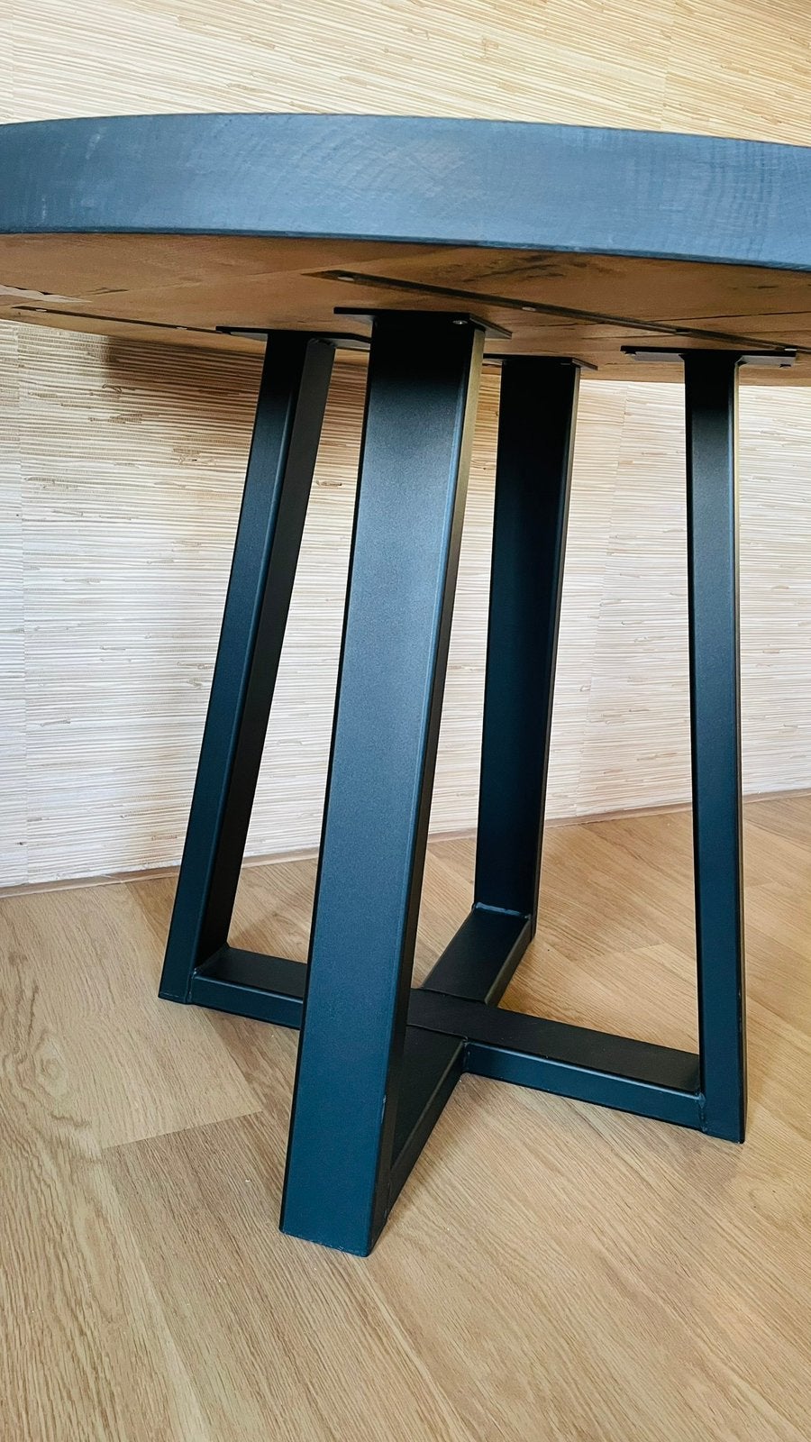Foto 9 van TABLE DU SUD ronde eettafel 110 cm - eiken Charcoal