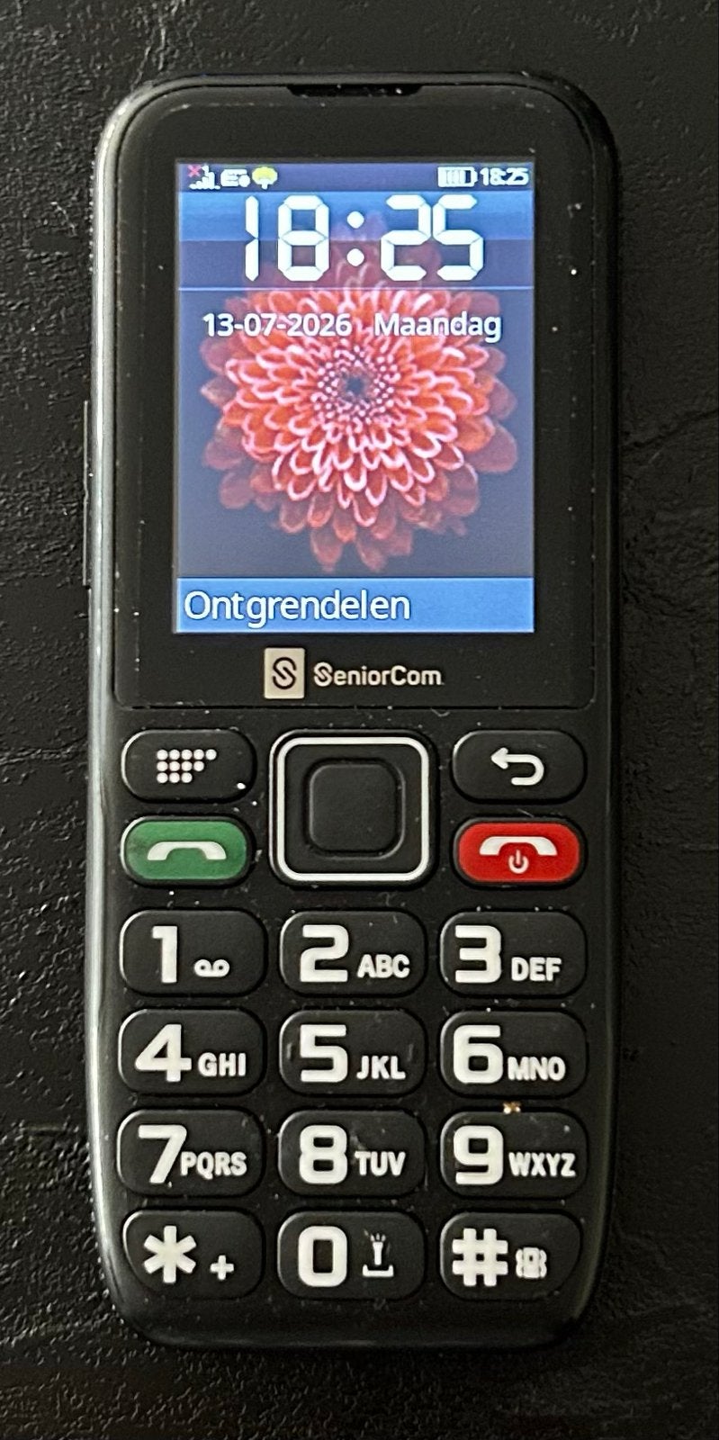 SeniorCom Seniorentelefoon met grote toetsen en laadstation, Ophalen of Verzenden, Klassiek of Candybar, Zonder simlock, Zonder abonnement
