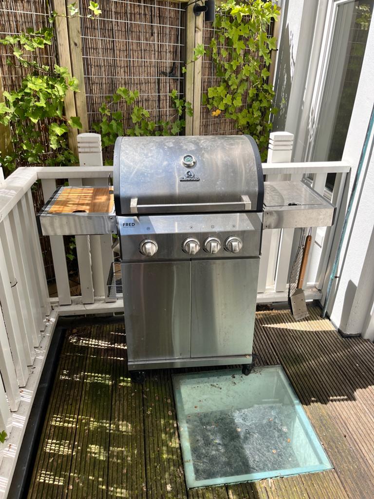 Burnhard Fred Deluxe Gasbarbecue met zijbrander, Ophalen, Gebruikt