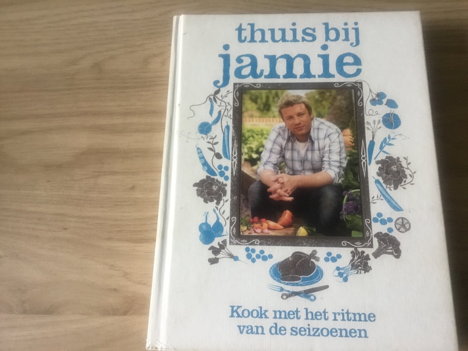 Thuis bij Jamie - Kookboek Jamie Oliver, Boeken, Gelezen, Hoofdgerechten, Ophalen of Verzenden, Europa
