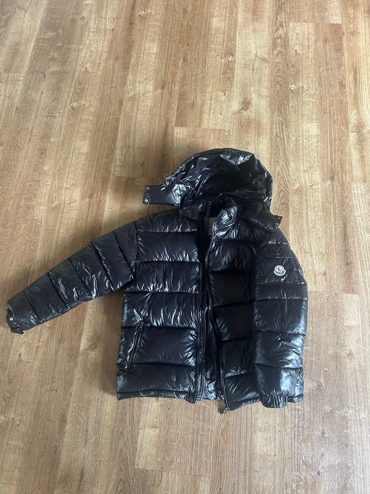 Moncler Maya Puffer Jas Zwart - Zo goed als nieuw, Ophalen of Verzenden, Zo goed als nieuw, Maat 48/50 (M), Zwart
