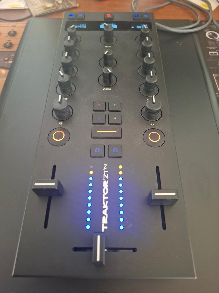 Native Instruments Traktor Z1 MK2, Muziek en Instrumenten, Dj-sets en Draaitafels, Zo goed als nieuw, Overige merken, Ophalen of Verzenden