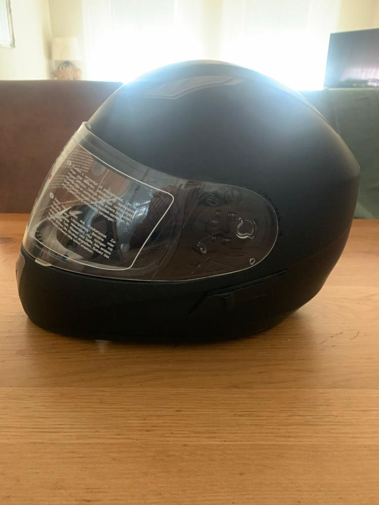 Nieuwe helm, nooit gebruikt, sticker zit er nog op, Motoren, Kleding | Motorhelmen, M, Overige merken, Nieuw met kaartje, Ophalen of Verzenden