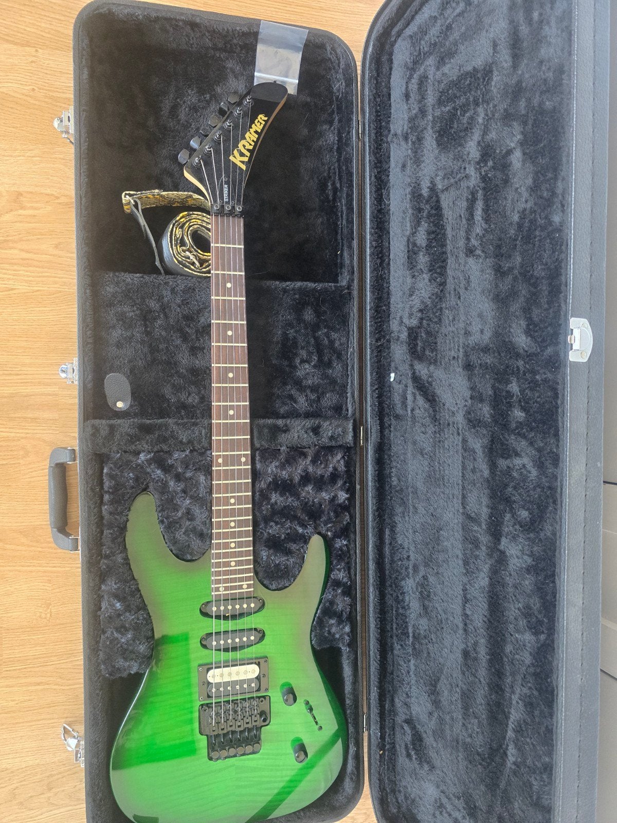 Kramer Striker Figured HSS - Elektrische Gitaar, Muziek en Instrumenten, Ophalen, Zo goed als nieuw, Solid body, Overige merken