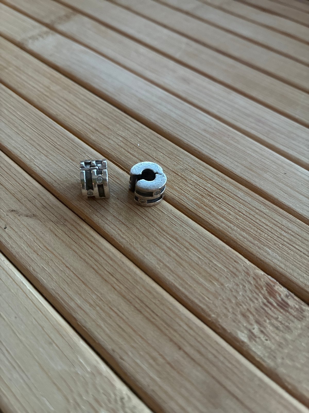 Pandora stoppers met strass, Ophalen, Pandora, Zo goed als nieuw, 2 of 3 bedels