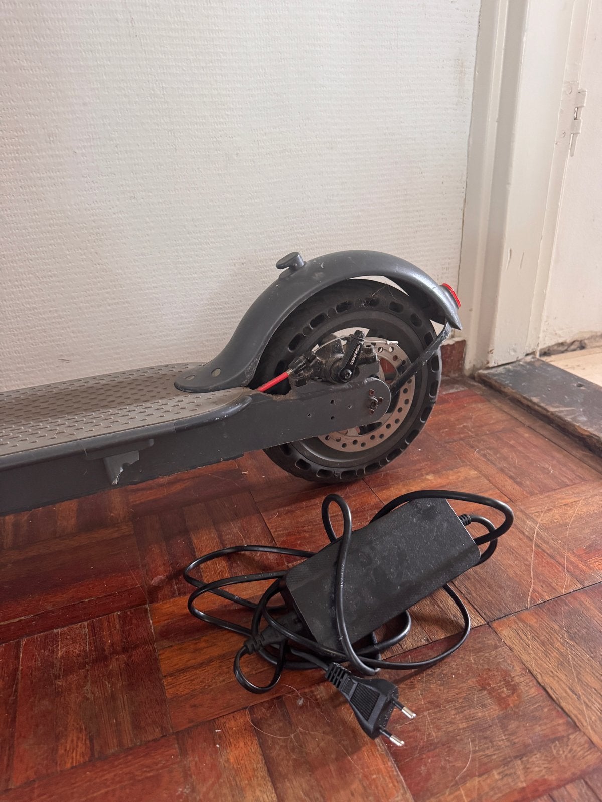 Elektrische step met oplader - Goede staat, Ophalen of Verzenden, Gebruikt, Elektrische step (E-scooter)