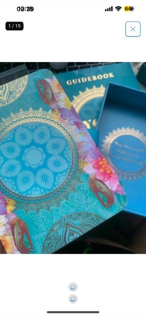 A Yogic Path Oracle Deck and Guidebook (keepsake box set), Ophalen of Verzenden, Zo goed als nieuw, Tarot of Kaarten leggen, Overige typen