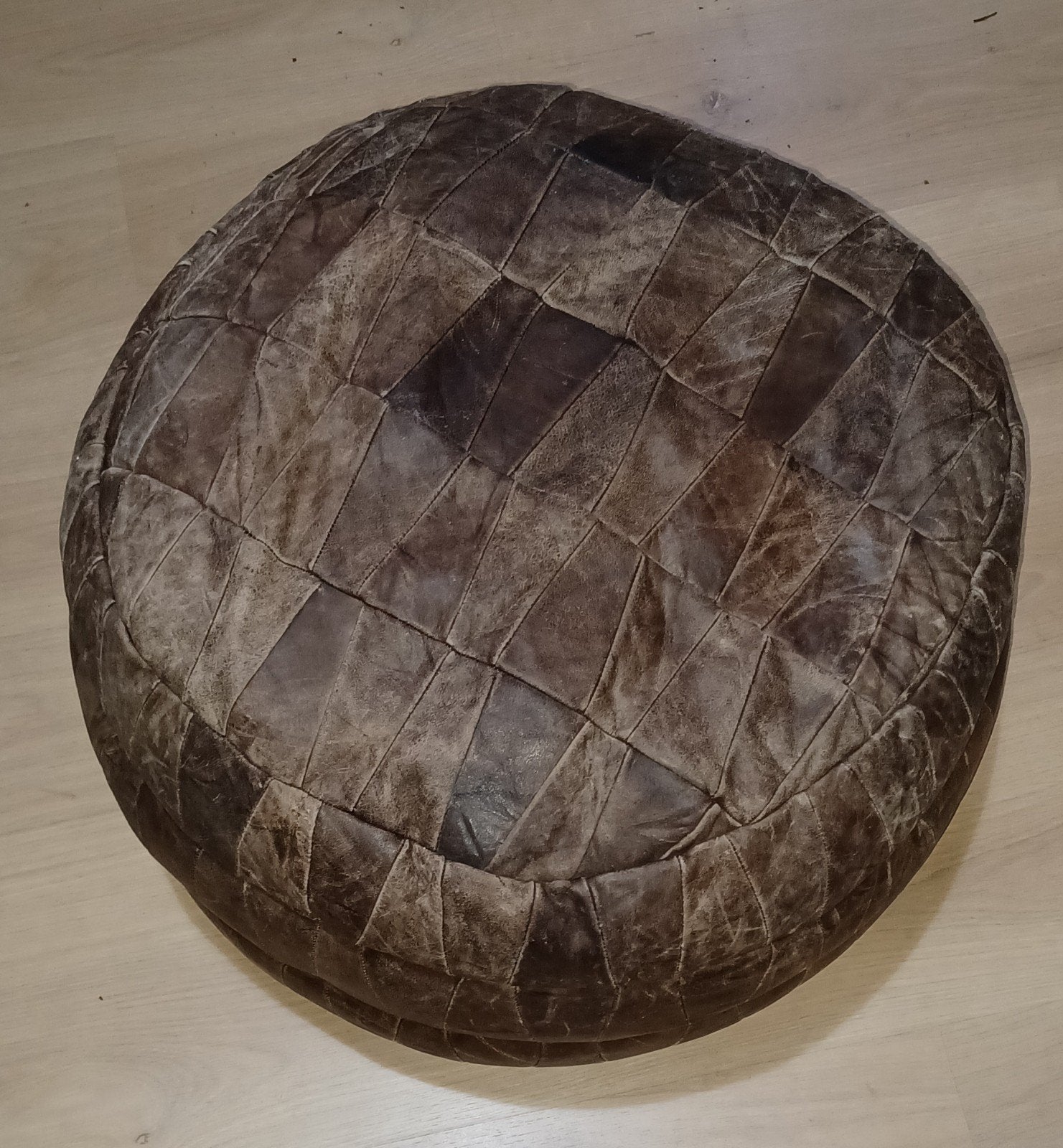 leren poef bruin, Ophalen, Gebruikt, Rond, Leer
