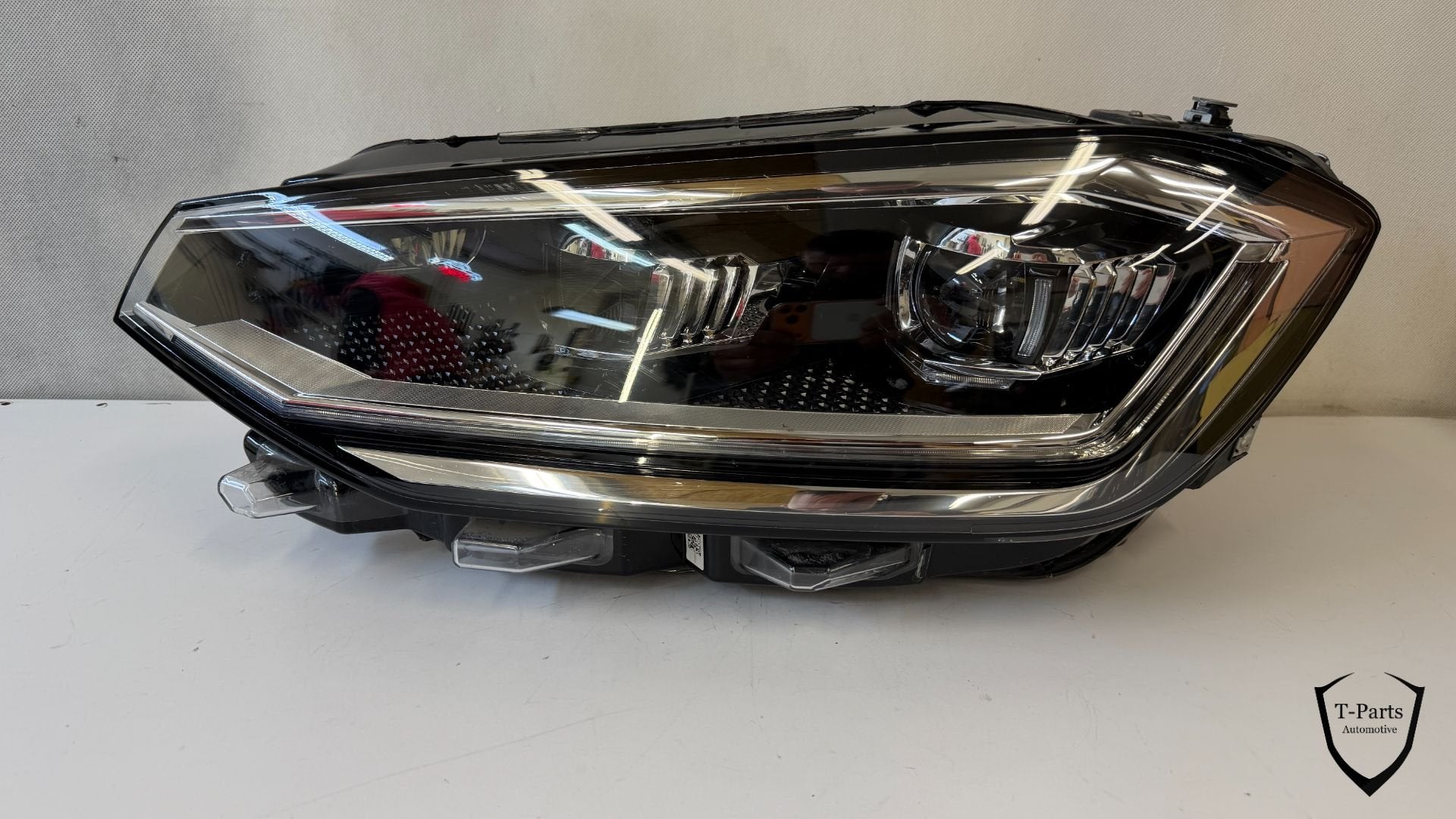 VW volkswagen golf sportsvan koplamp links lamp 517941035A, Gebruikt, Volkswagen, Volkswagen AG, Berliner Ring 2
38440  Wolfsburg, DE