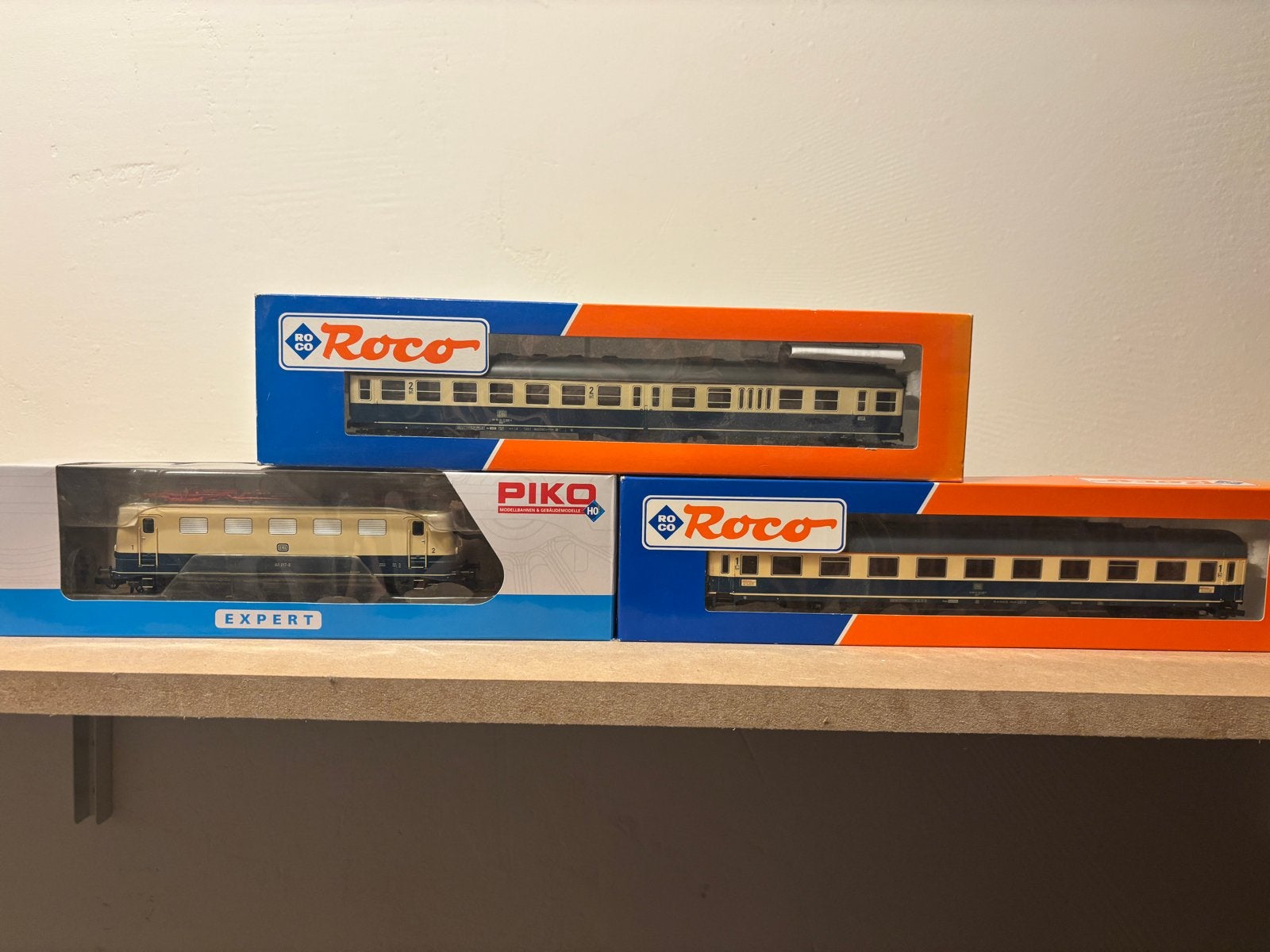 Piko Locomotief BR 141 DB met Roco rijtuig DIGITAAL, Hobby en Vrije tijd, Modeltreinen | H0, Treinset, Gelijkstroom, Zo goed als nieuw