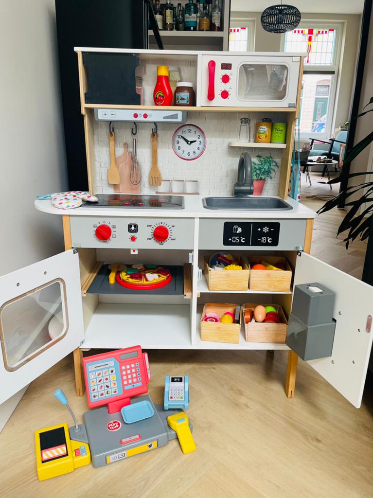 Houten speelkeuken met accessoires en kassa, Ophalen, Gebruikt, Jongen of Meisje
