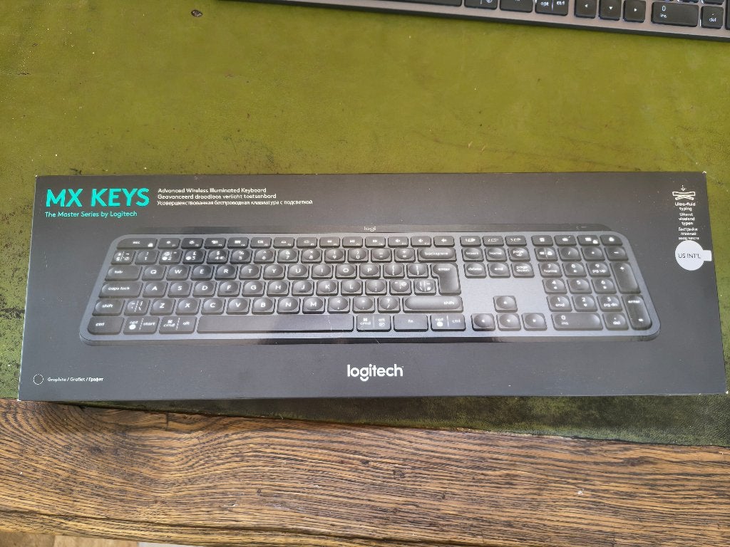 logitech mx keys, Ophalen of Verzenden, Zo goed als nieuw, Draadloos, Qwerty