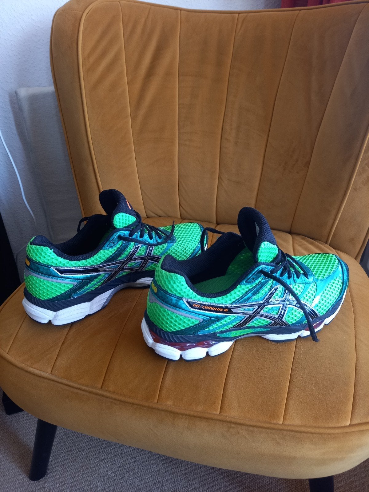 Asics gel cumulus green (maat 44) NIEUW ONGEDRAGEN, Ophalen of Verzenden, Nieuw, Sportschoenen