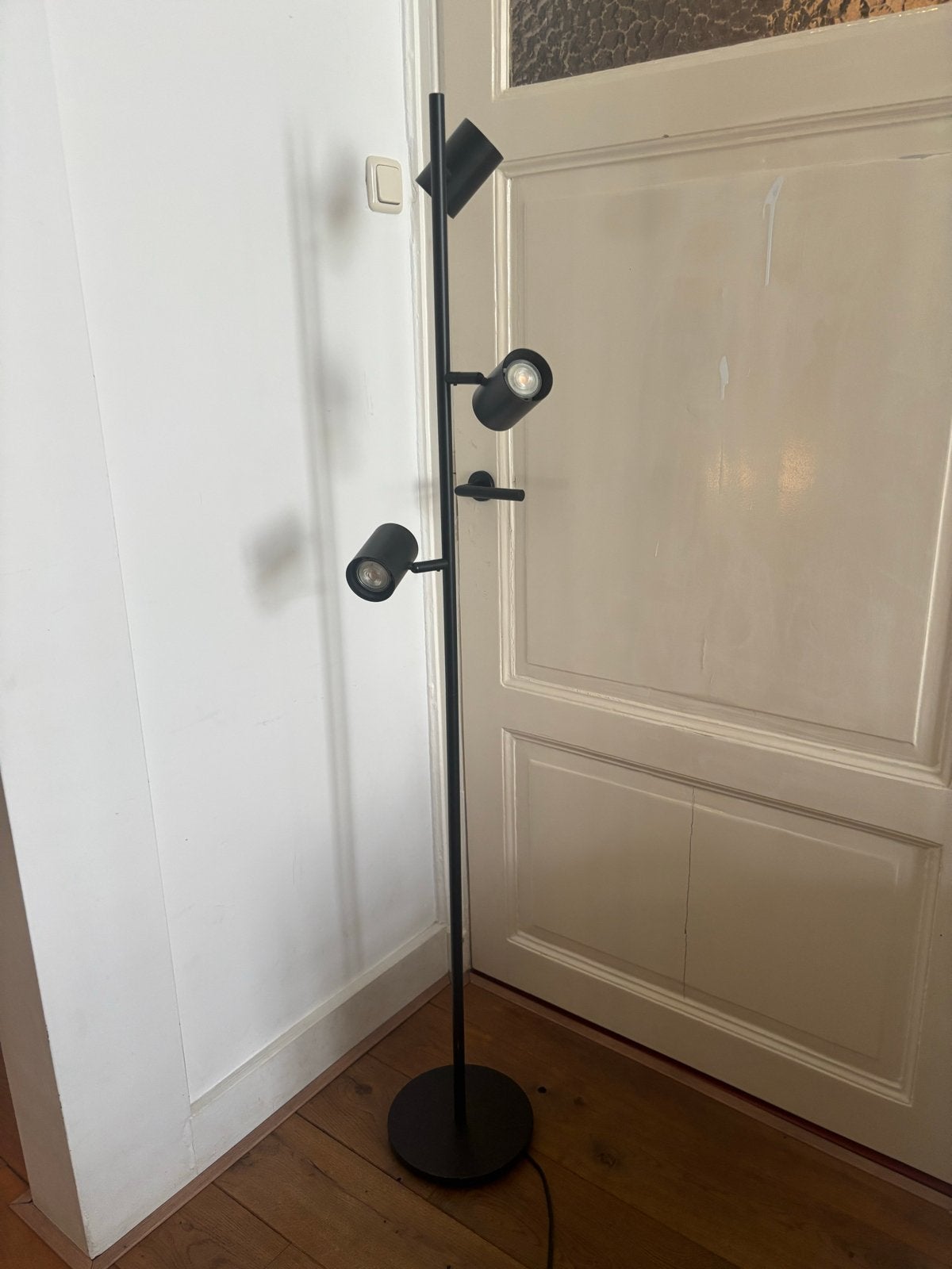 IKEA Nymåne Vloerlamp met 3 spots, zwart, Huis en Inrichting, Ophalen, Gebruikt, GU10, Metaal
