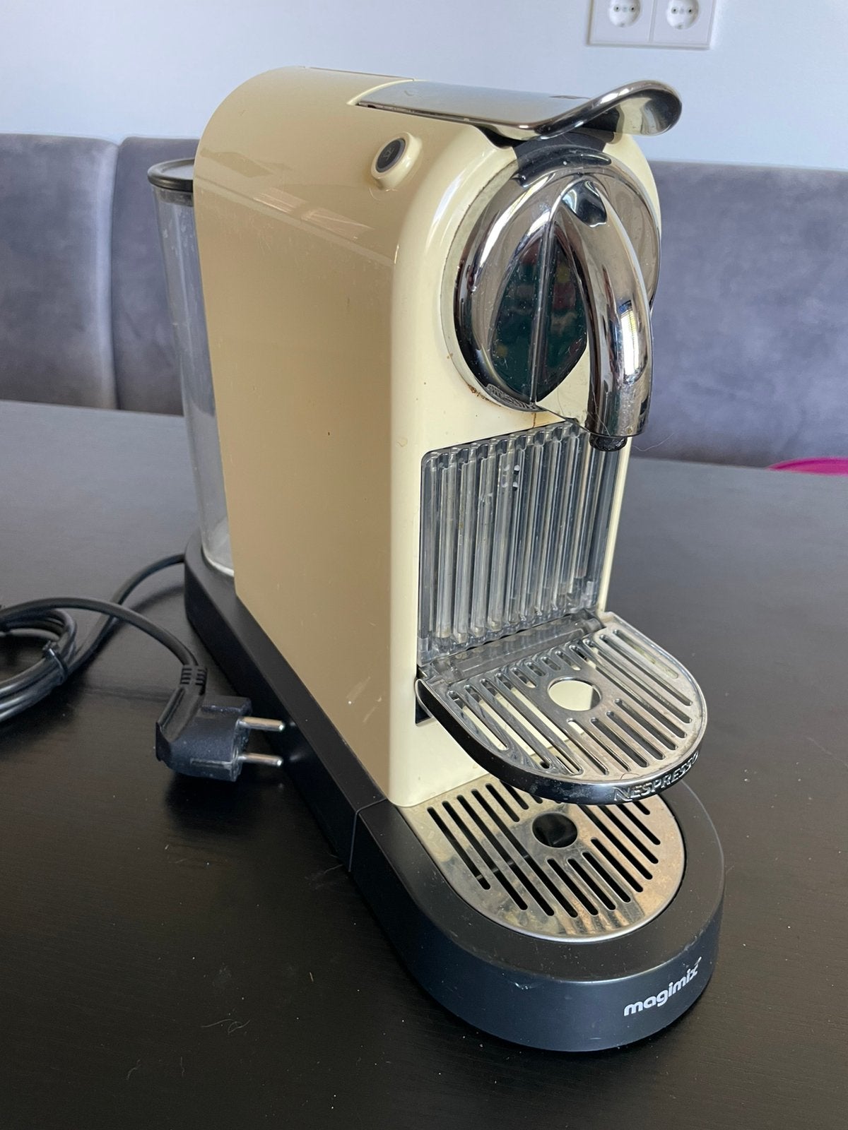 Nespresso Magimix creme., Ophalen, Zo goed als nieuw, Koffiemachine