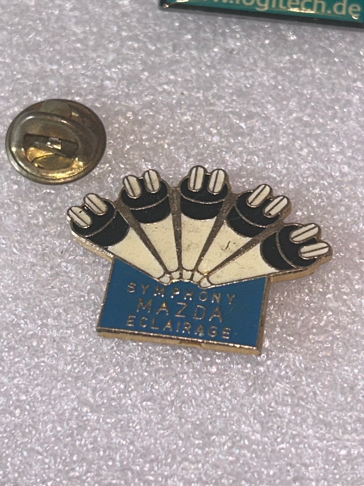 Vintage Pin: Symphony Mazda Eclairage, Verzamelen, Ophalen of Verzenden, Gebruikt, Merk, Speldje of Pin