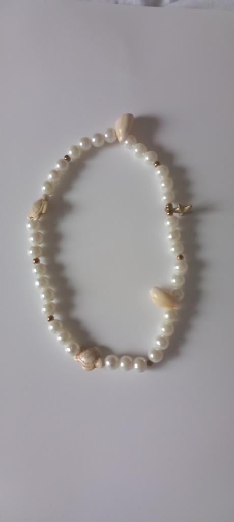 Handgemaakte zomerse ketting met schelpen en parels, Ophalen of Verzenden, Nieuw, Wit, Overige materialen