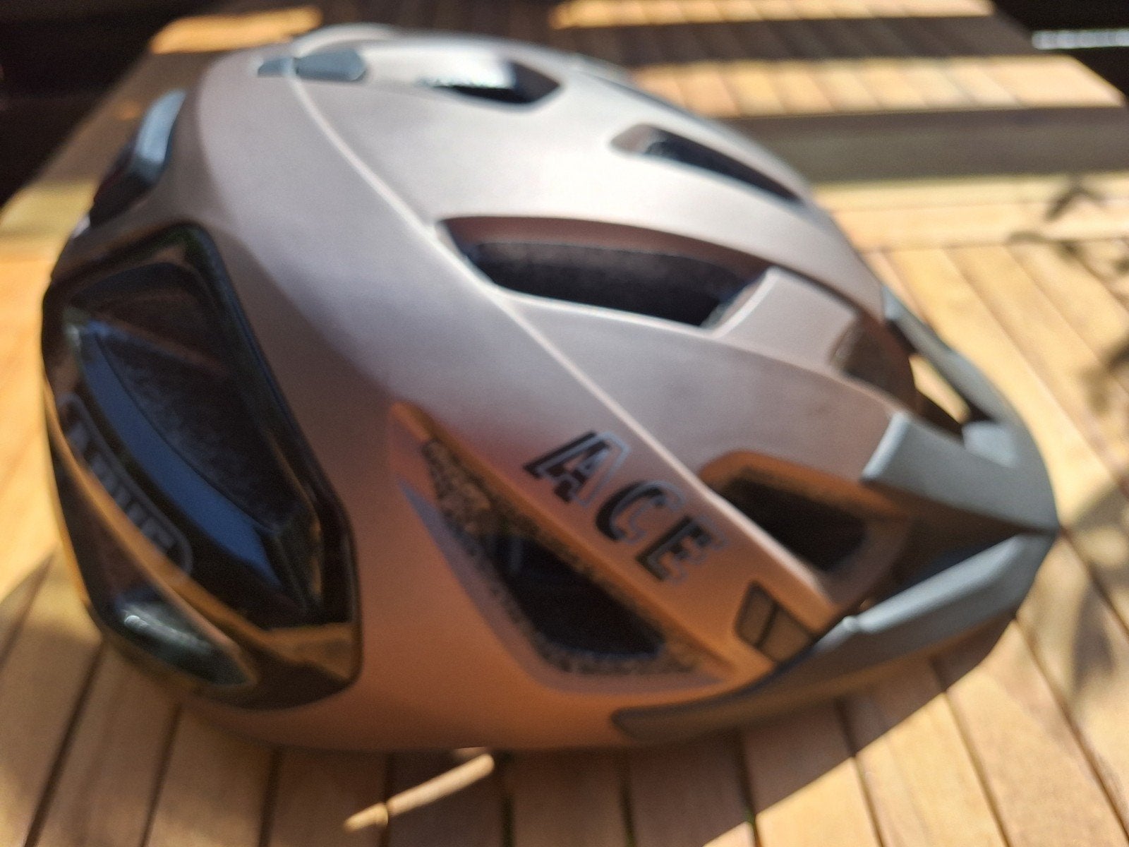 abus urban 3.0 ace mt 56 - 61 cm zgan van 103 voor 69, Fietsen en Brommers, Fietsaccessoires | Fietshelmen, Ophalen, Zo goed als nieuw