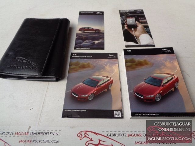 Boekjes Jaguar XE, Ophalen of Verzenden