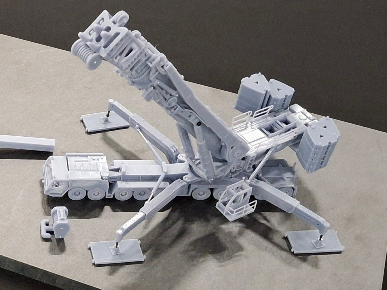 Modelkit LTM11200-9.1, Ophalen of Verzenden, Nieuw, Hijskraan, Tractor of Landbouw, Overige merken