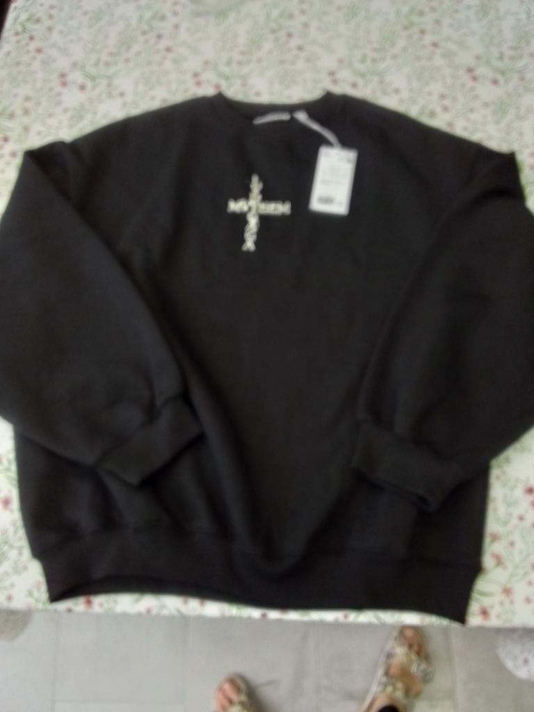 Nieuwe Lady Gaga Mayhem sweater maat M met prijskaartje, Kleding | Dames, Truien en Vesten, Maat 38/40 (M), Zwart, Nieuw, Ophalen of Verzenden
