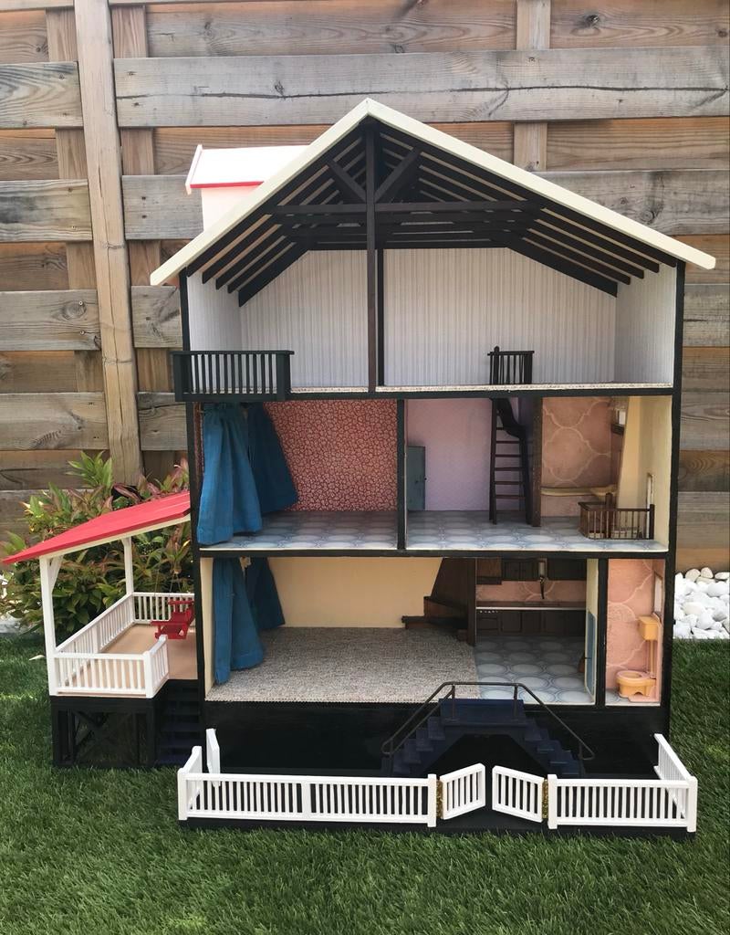 Gerenoveerd jaren '70 poppenhuis met veel details, Ophalen, Gebruikt, Poppenhuis
