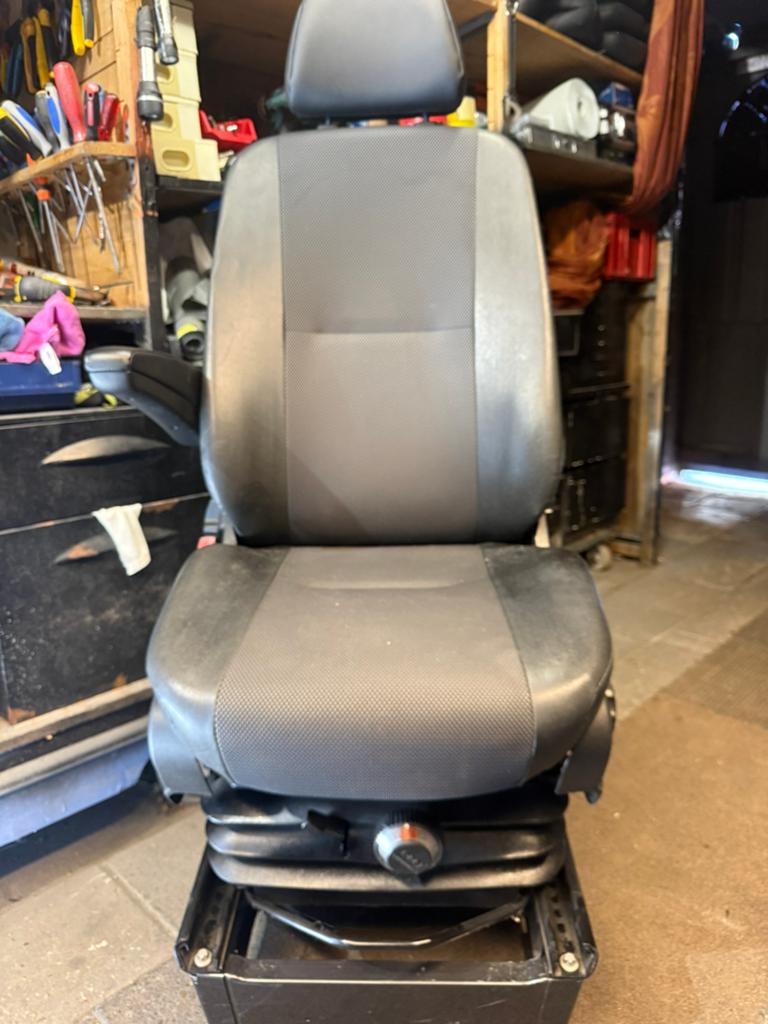 Luchtgeveerde bestuurdersstoel voor mercedes sprinter 906, Auto-onderdelen, Interieur en Bekleding, Mercedes-Benz, Volkswagen