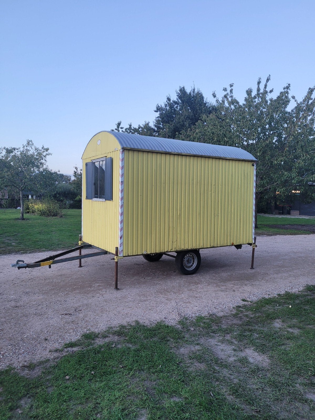 Gele bouwkeet / schaftwagen / pipowagen / foodtruck, Ophalen of Verzenden