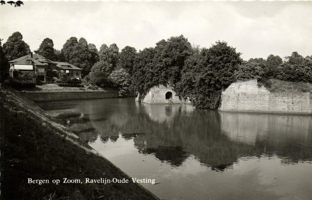 Bergen op Zoom, Ravelijn-Oude Vesting - 1962 gelopen, Ophalen of Verzenden, 1960 tot 1980, Gelopen, Noord-Brabant