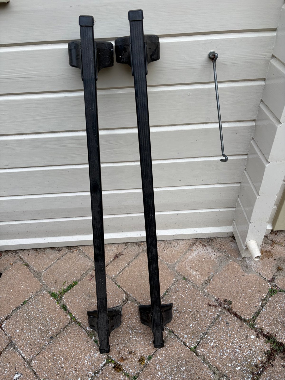 Twee dakdragers Thule sweden 406-1 50 kg, Ophalen, Gebruikt