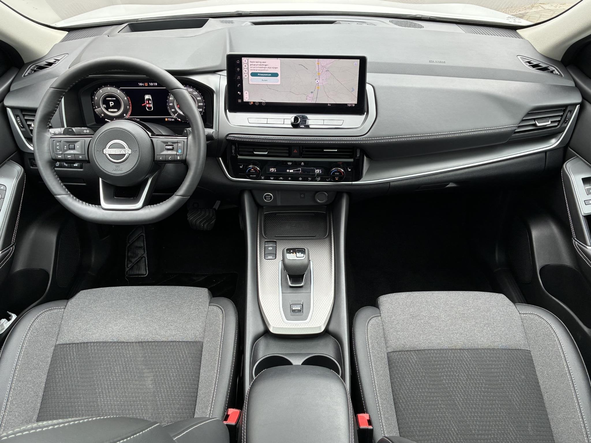 Nissan Qashqai 1.3 MHEV Xtronic N-Connecta / Fabrieksgaranti, Auto's, 4 cilinders, Leder en Stof, Wit, 1365 kg