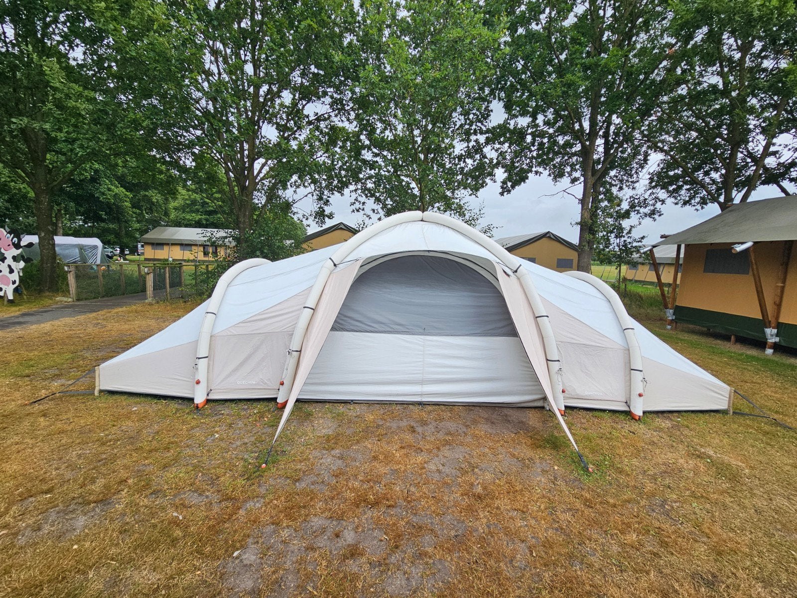 Quechua Airseconds F&B 8.4 opblaasbare tent, Caravans en Kamperen, Tenten, Ophalen, Gebruikt, Meer dan 6