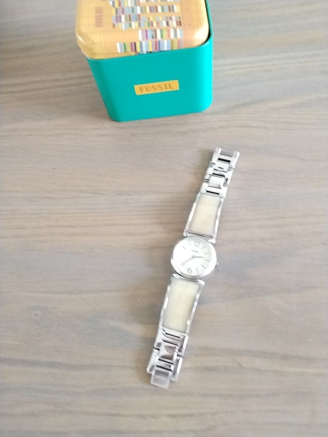 Horloge Fossil zilverkleur met breige stukken zgan, Ophalen of Verzenden, Zo goed als nieuw, Staal, Fossil
