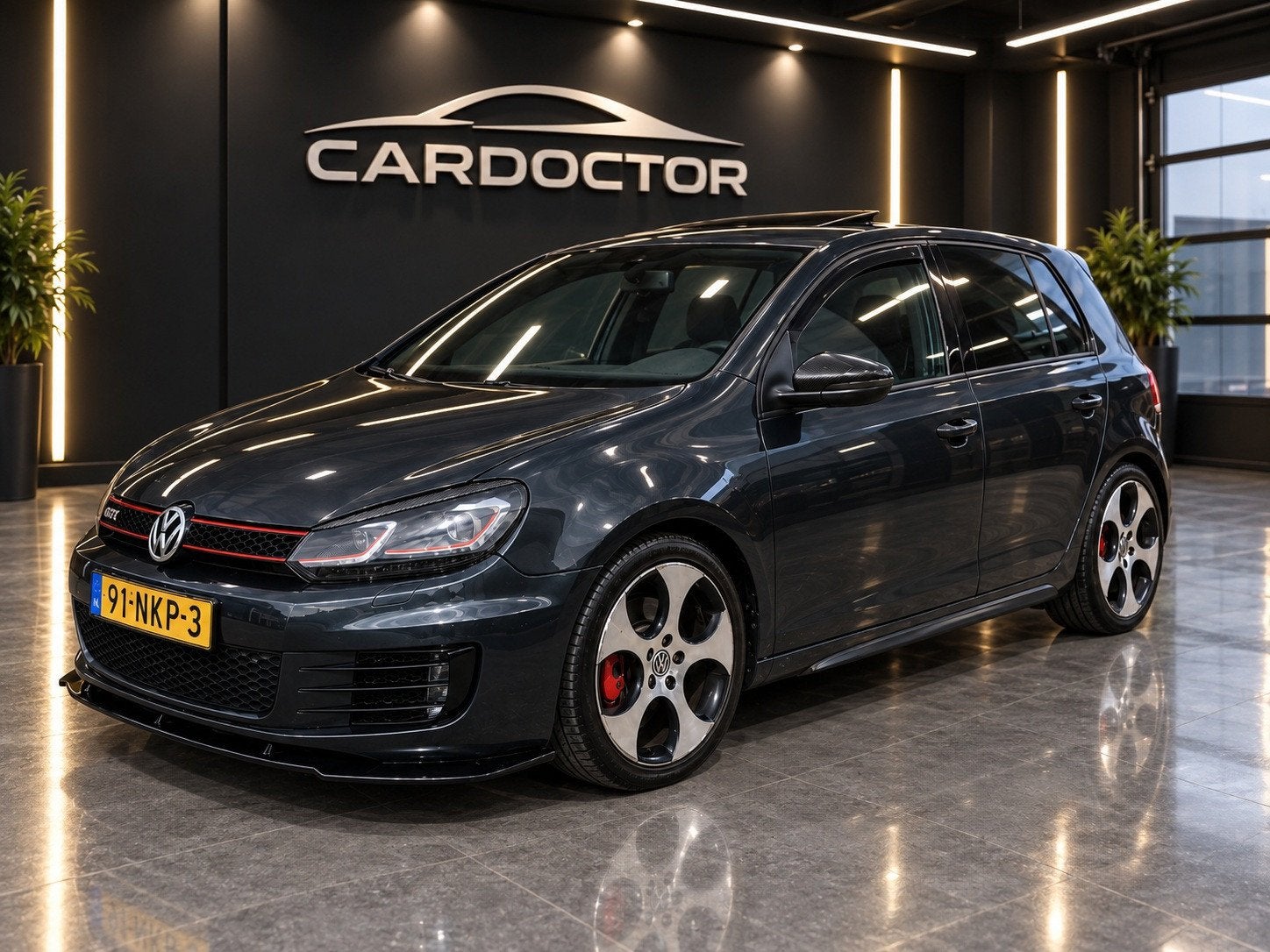 Volkswagen Golf 2.0 TFSI GTI - Pano - 320pk - Pops and bangs, Auto's, Euro 5, 4 cilinders, 1984 cc, Leder