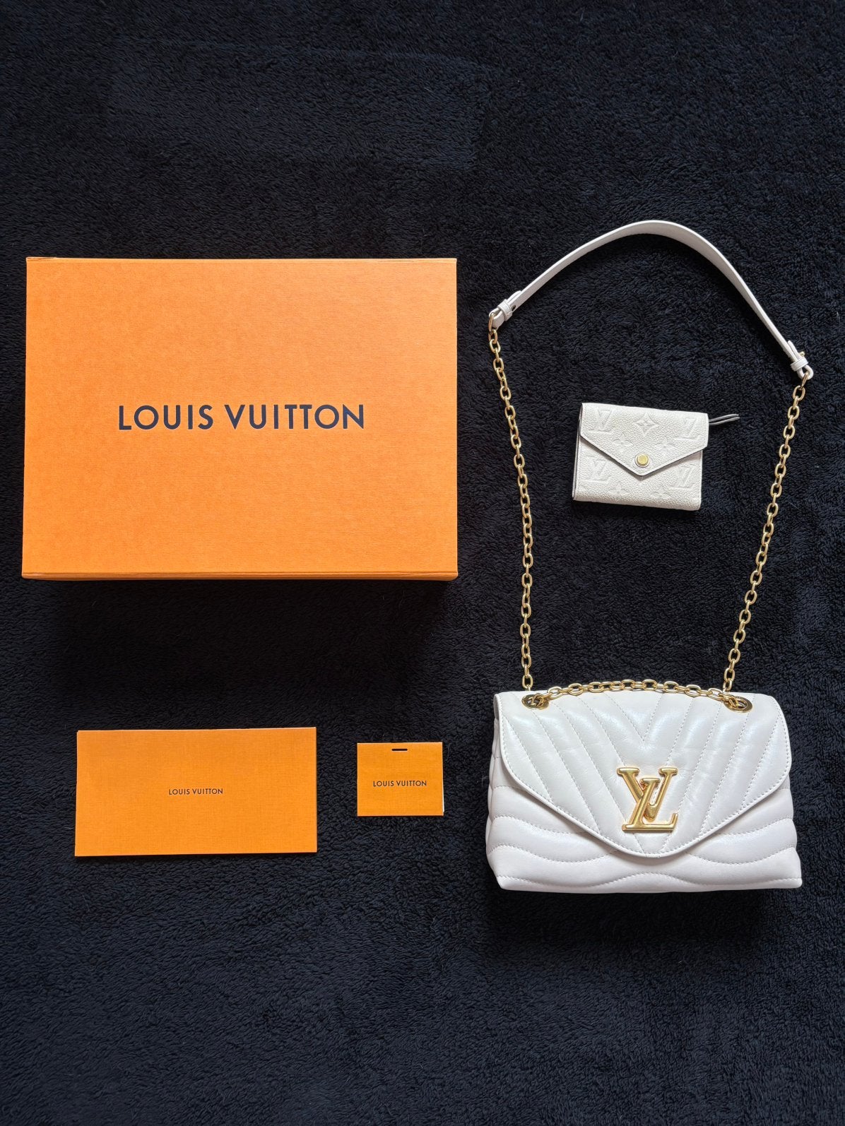 Louis Vuitton New Wave MM Chain Bag Wit, Ophalen of Verzenden, Zo goed als nieuw, Wit, Schoudertasje