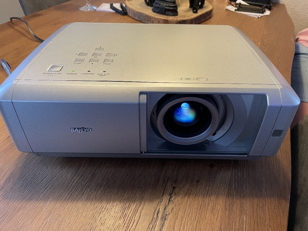 Sanyo PLV-Z5 Beamer + scherm compleet systeem!, Audio, Tv en Foto, Beamers, Gebruikt, LCD, HD (720), Ophalen