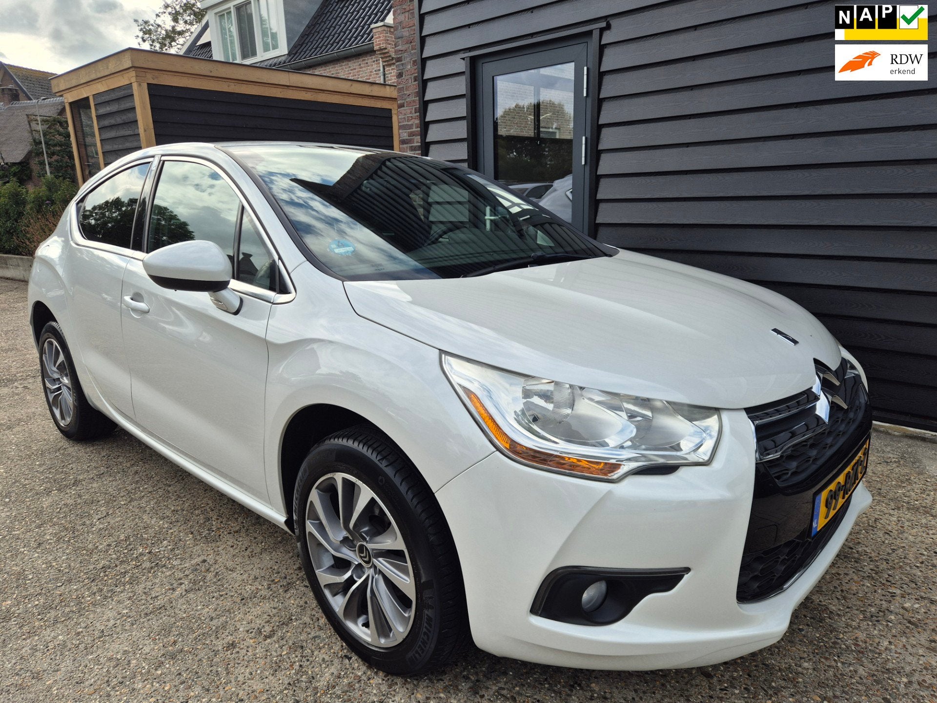 Citroen DS4 1.6 VTi So Chic, Auto's, Gebruikt, Zwart, 4 cilinders, Leder en Stof