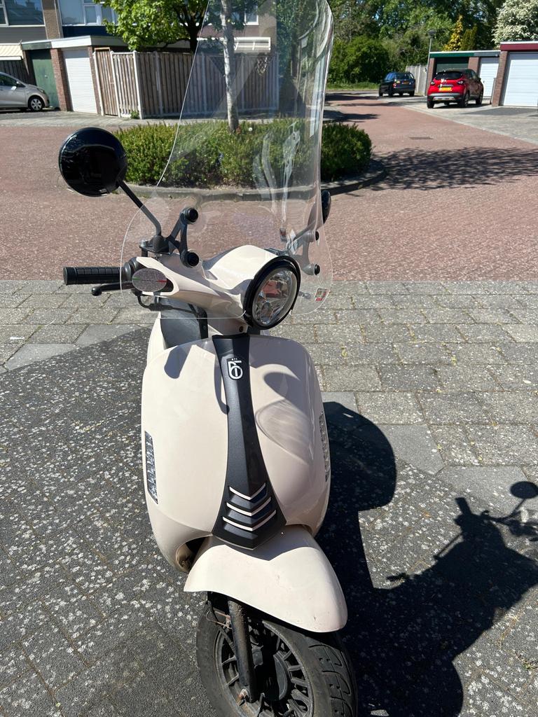 BTC Riva scooter, 8000 km, rijdt Gebruikt met lichte schade, Ophalen, Gebruikt, Overige typen, Overige merken