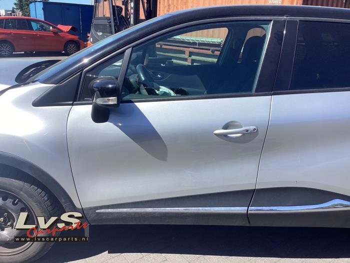 Portier 4Deurs links-voor van een Renault Captur (SAN913), Gebruikt, -, -, Ophalen of Verzenden