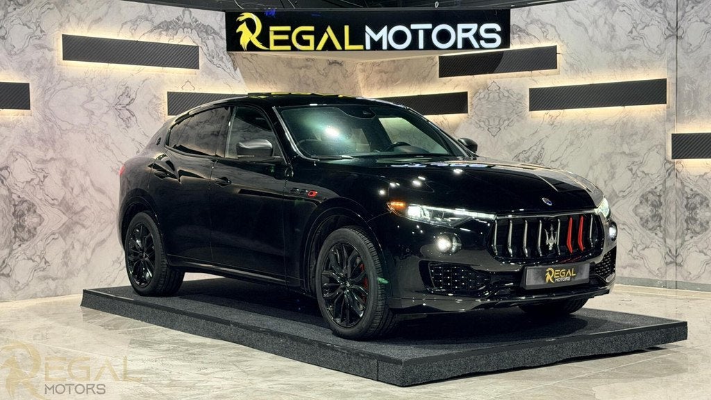Maserati Levante 3.0 V6 AWD GranLusso | Schuifdak | Capristo, Auto's, Maserati, Gebruikt, Euro 6, 138 €/maand, 2084 kg