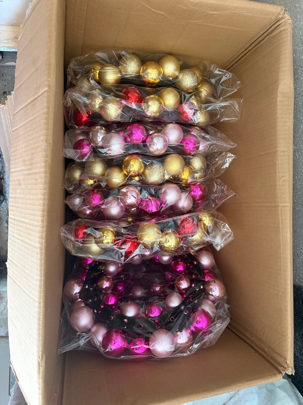 KerstKransen kerstballen nieuw, Ophalen, Nieuw