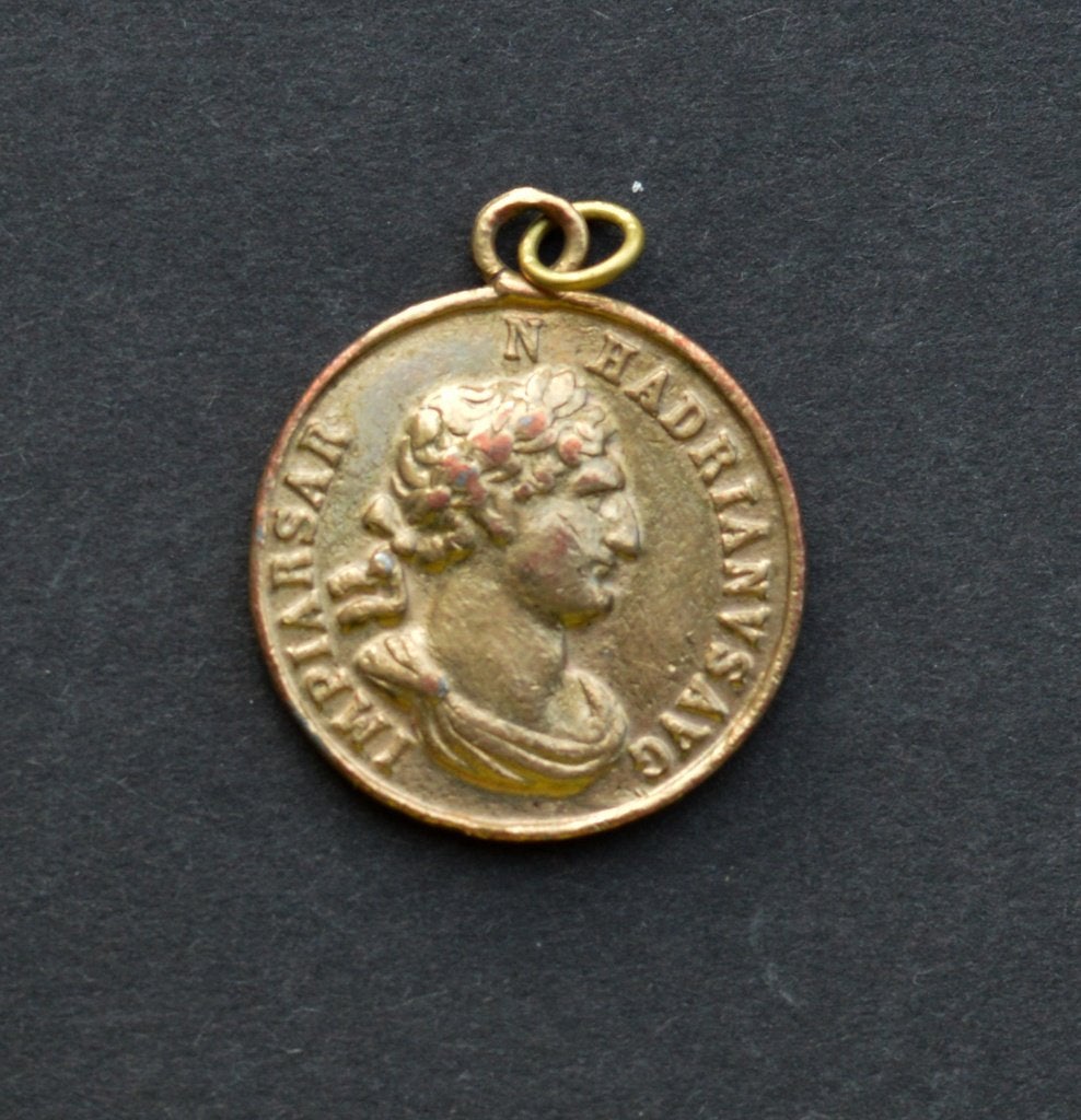 Vergulde echte koperen Romeinse munt, Hadrianus, hanger, Ophalen of Verzenden, Zo goed als nieuw, Goud, Overige materialen
