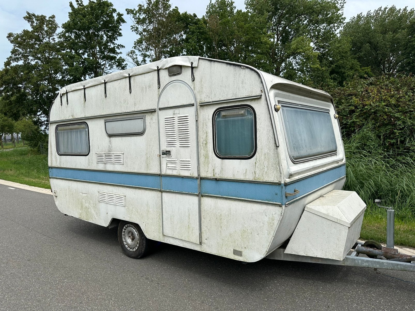 Wilk reclame wagen caravan blikvanger, Rondzit, Particulier, Wilk, Tot en met 4