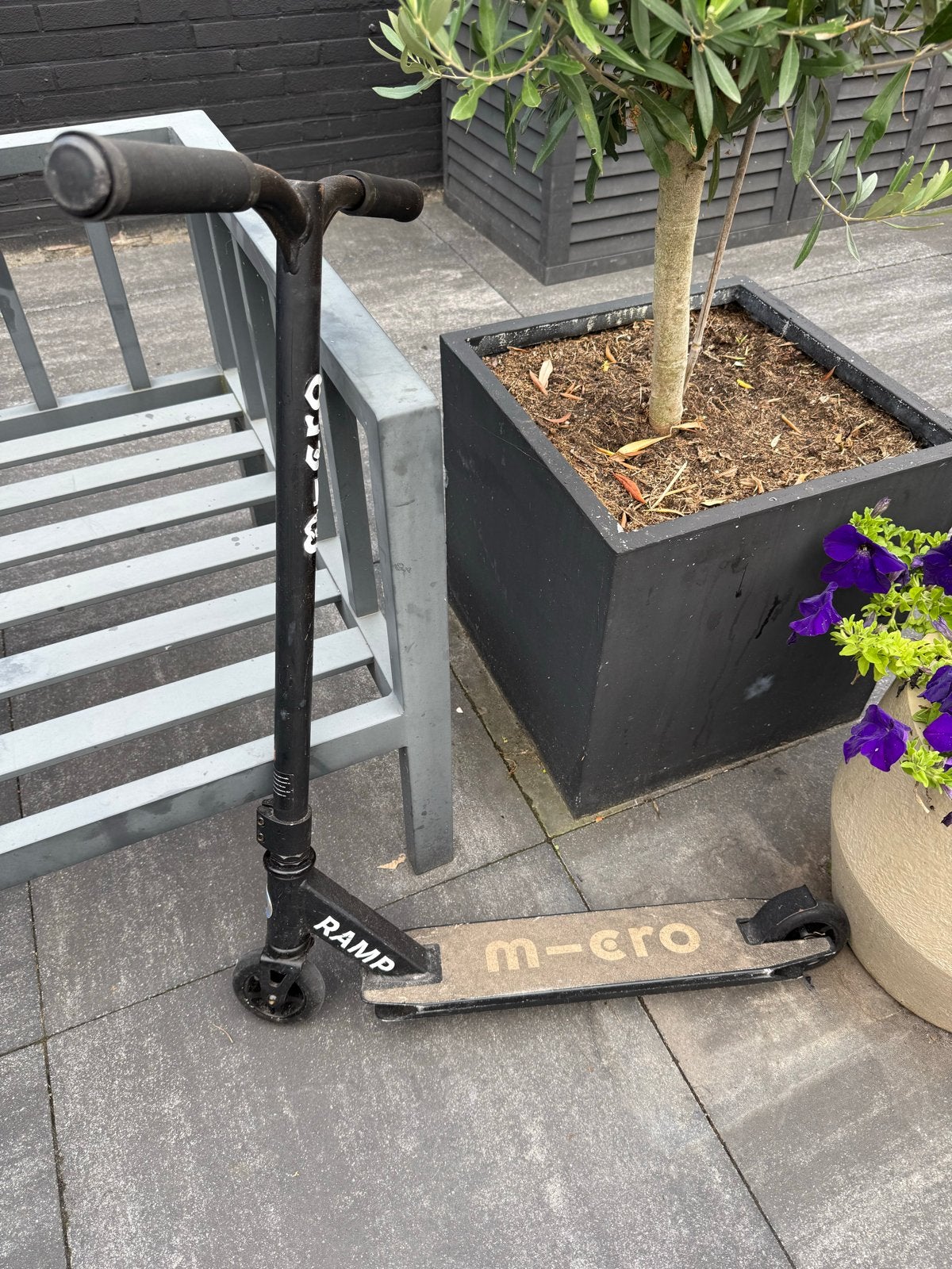 Micro Ramp stuntstep - Zwart - Ophalen in Anna Paulowna, Fietsen en Brommers, Ophalen, Gebruikt, Overige typen