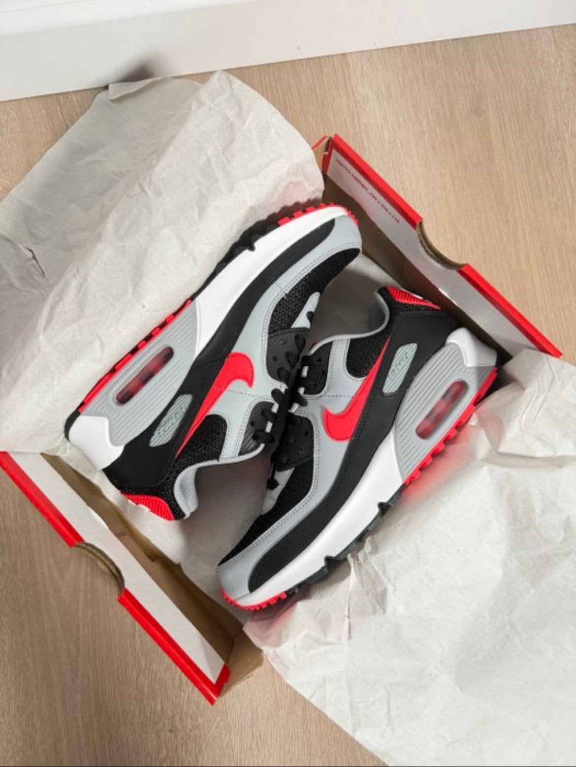 Nike Air Max 90 38,5 Zwart Rood Nieuw, Zwart, Nieuw, Ophalen of Verzenden, Sneakers of Gympen